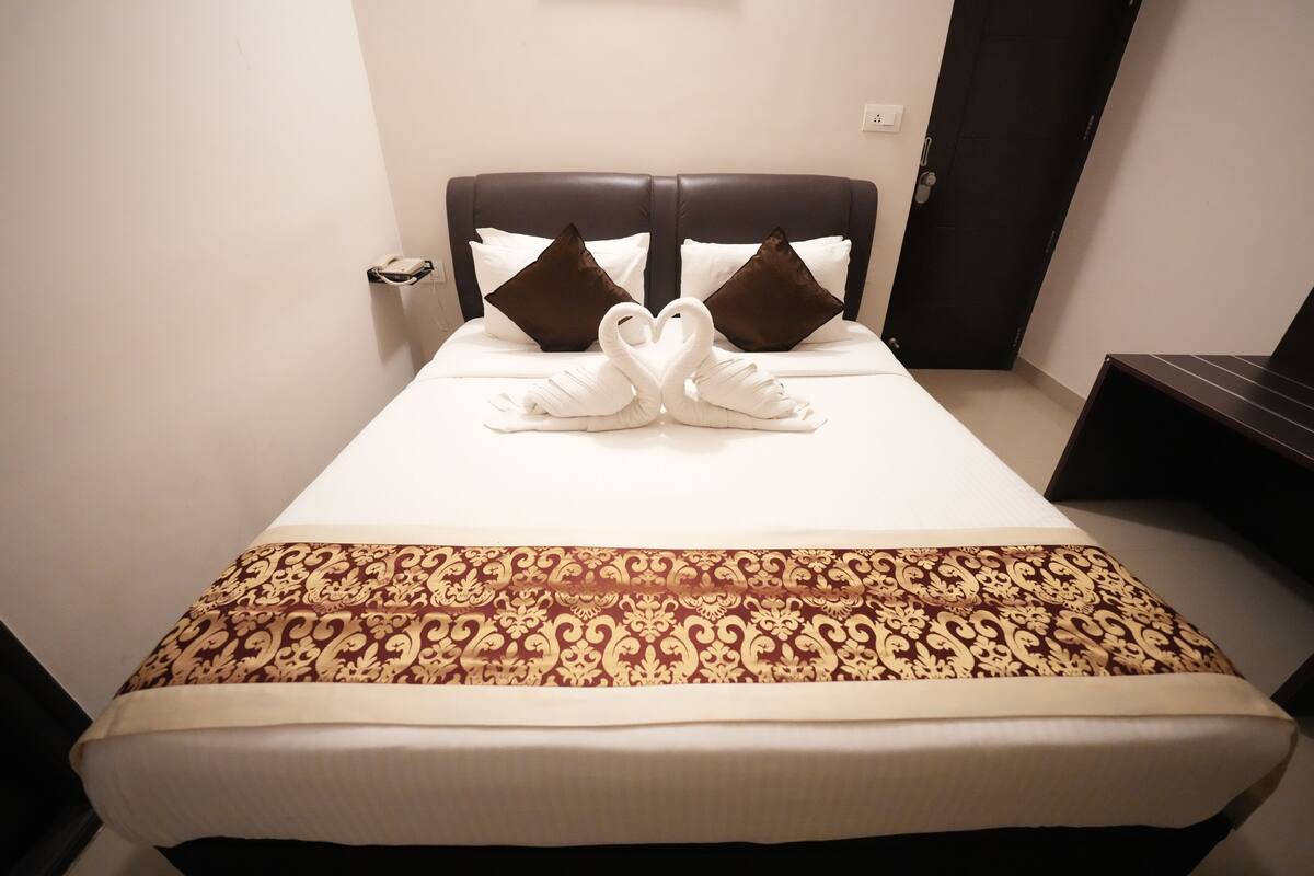 Standard Room | Soundproofing, free WiFi, bed sheets