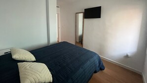 3 soverom, skrivebord, strykejern/-brett og wi-fi