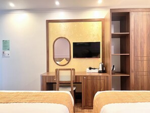 Rom – deluxe, 2 dobbeltsenger, ikke-røyk | Skrivebord, lydisolert, wi-fi (inkludert) og sengetøy