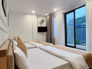 Standard Double Room, Balcony, Mountain View | Desk, soundproofing, free WiFi, bed sheets - Cat Ba Glow Hotel (Hai Phong)