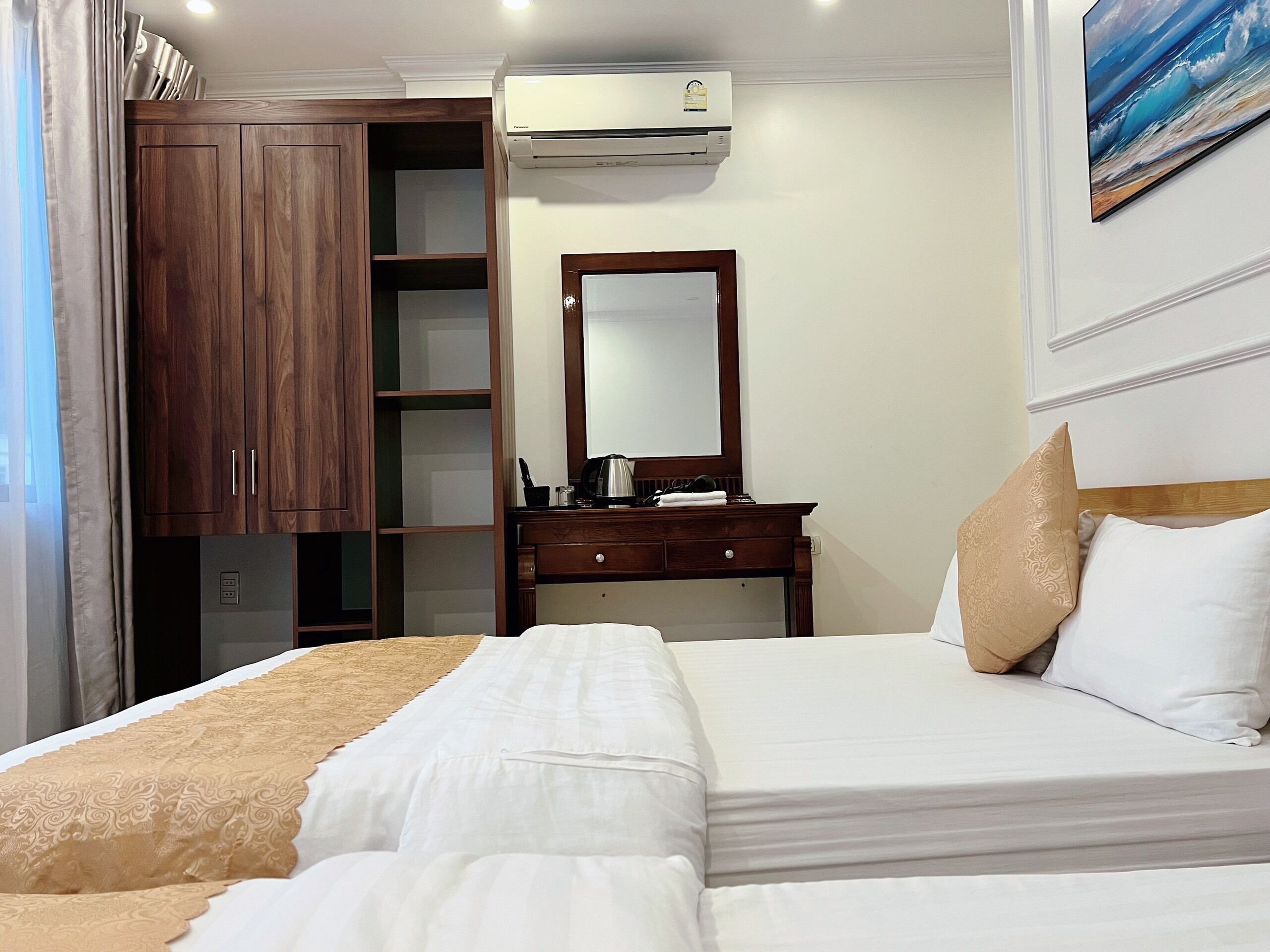 Dobbeltrom – standard, balkong, fjellutsikt | Skrivebord, lydisolert, wi-fi (inkludert) og sengetøy