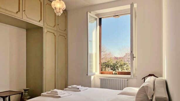 2 camere, Internet