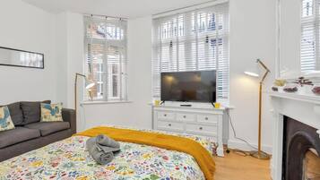 3 bedrooms, iron/ironing board, travel cot, free WiFi