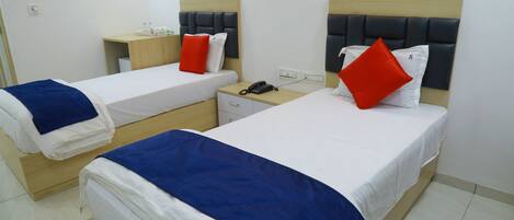 Deluxe Double or Twin Room | Desk, laptop workspace, free WiFi