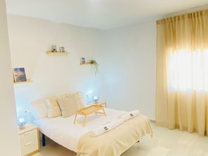 3 bedrooms, travel cot, WiFi, bed sheets - Marisma Home, Chiclana de la Frontera, Chiclana de la Frontera, Spain (Chiclana de la Frontera)