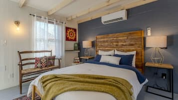 2 bedrooms, desk, iron/ironing board, travel cot