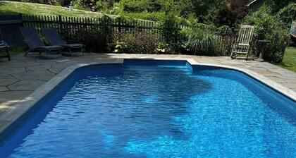 Kapitan’s cottage : Rustic, Private & steeped in Nature. Salt Pool Open Pets OK