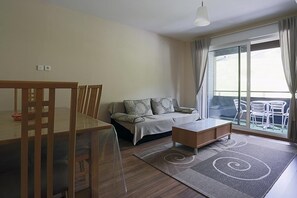 Living area - 100m from ski slopes, 3rd floor, view ski slopes, parking, tv, ski locker, 49m², Peyragudes (Germ)