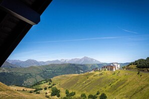 View from property - 100m from ski slopes, 3rd floor, view ski slopes, parking, tv, ski locker, 49m², Peyragudes (Germ)