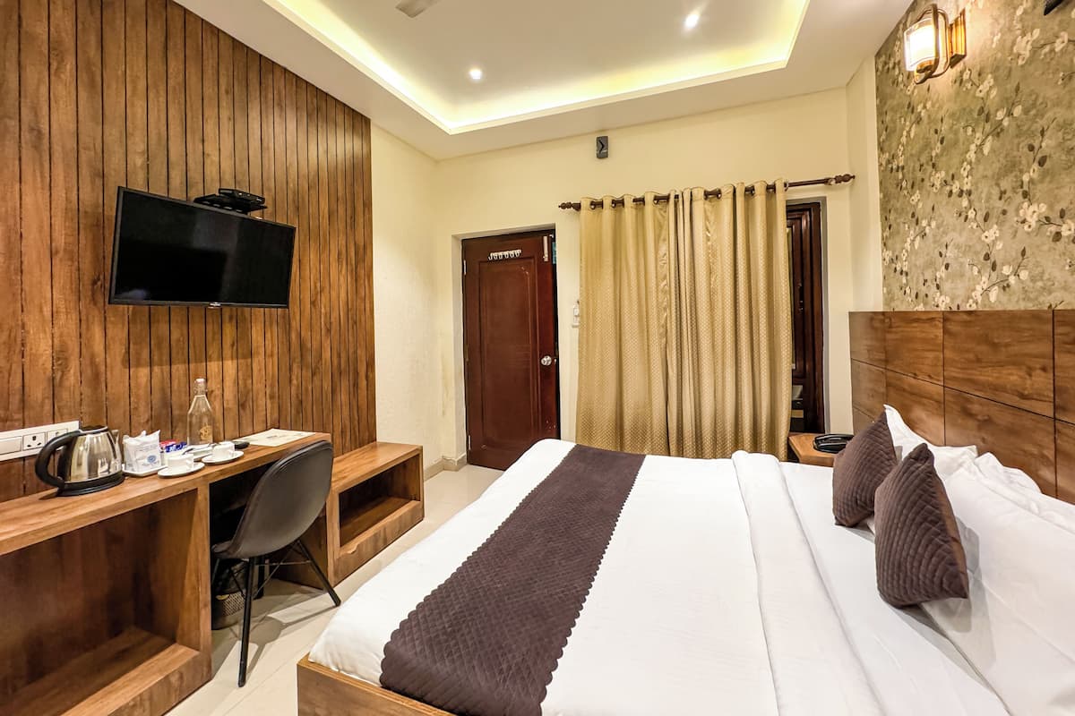 Rollaway beds, free WiFi, bed sheets