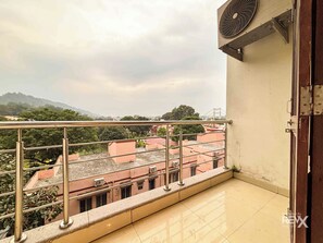 Premium Double Room | Balcony - Hotel Nirvana Palace (Rishikesh)