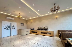 Restaurant - Hotel Nirvana Palace (Rishikesh)