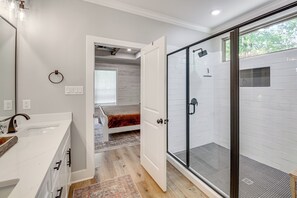 3 chambres, fer et planche à repasser, accès Internet, draps fournis