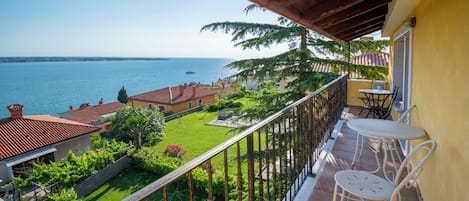 Appartement Duplex Panoramique, 3 chambres, balcon, vue mer | Terrasse/Patio