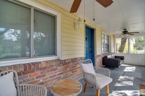 Apartment (2 Bedrooms) | Interior - 4 Mi to Dtwn: Pet-friendly Tampa Retreat (Tampa)