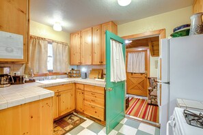 Interior - Hike, Ski & Fish - Rustic Tahoe Cabin! (Tahoma)