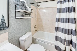 ํ์ฐ์ค (2 Bedrooms) | ์์ค | ์์กฐ