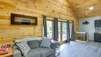 House (1 Bedroom) | Interior