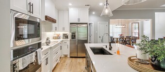 < 1 Mi to Lake Catherine: Home in Gated Community!