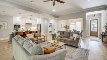 House (3 Bedrooms) | Front of property