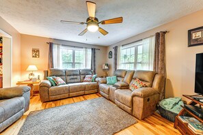 House (3 Bedrooms) | Interior