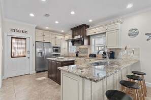 Fridge, microwave, oven, stovetop - Gulf Side Gated Comm with Beach Access- Fintastic by Royal Destinations (Santa Rosa Beach)