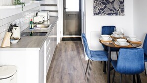 House - On the Water 5 With Free Parking By My Getaways (Brighton)