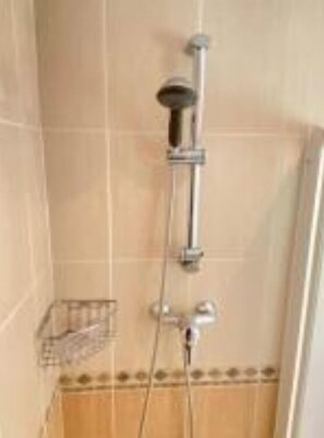 Dusche, Handtücher, Toilettenpapier