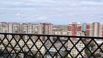 Apartamento conforto, sacada, vista para a cidade | Vista da sacada