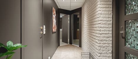 3 bedrooms, soundproofing, iron/ironing board, free WiFi