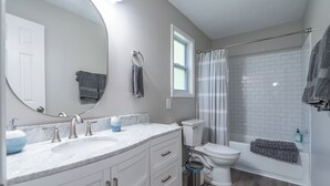 Hair dryer, towels - Extended Stay 2BR • Relocation Friendly (Calhoun)