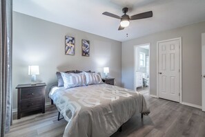 2 slaapkamers, een strijkplank/strijkijzer, wifi, beddengoed