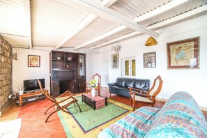 Villa | Coin séjour | Télévision à écran plat