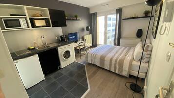 1 slaapkamer, een bureau, gratis wifi, beddengoed