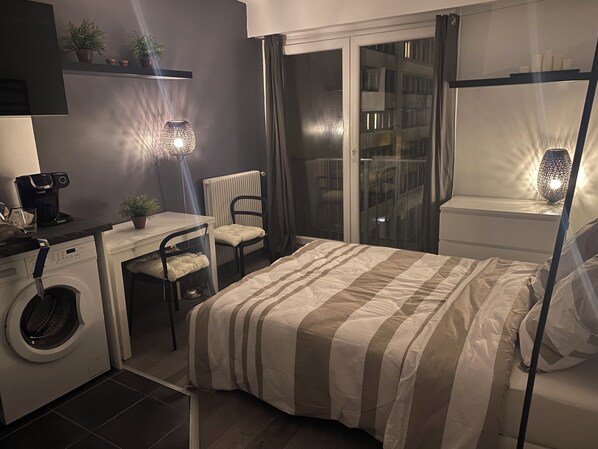 1 habitación, escritorio, wifi gratis y ropa de cama