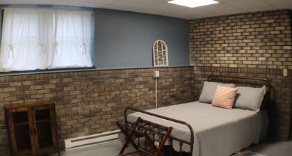 Garden Level Suite at the Historic McCoy House – Private Entrance & Deck Access