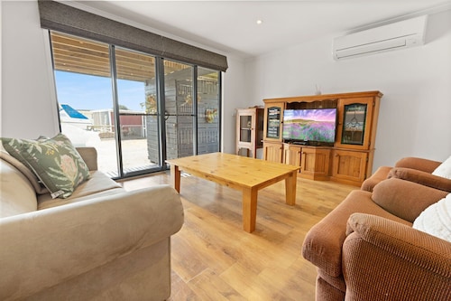 El Nino - Easy access to water activities and stunning views