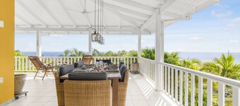 Romantic villa with pool and ocean view