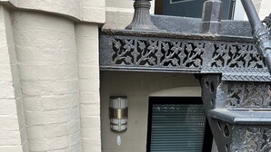 Uklassifisert bilde, 5 av 9, knapp