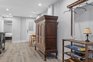 1 chambre, fer et planche Ă repasser, Wi-Fi, draps fournis