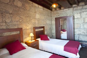 1 chambre, fer et planche à repasser, Wi-Fi gratuit, draps fournis