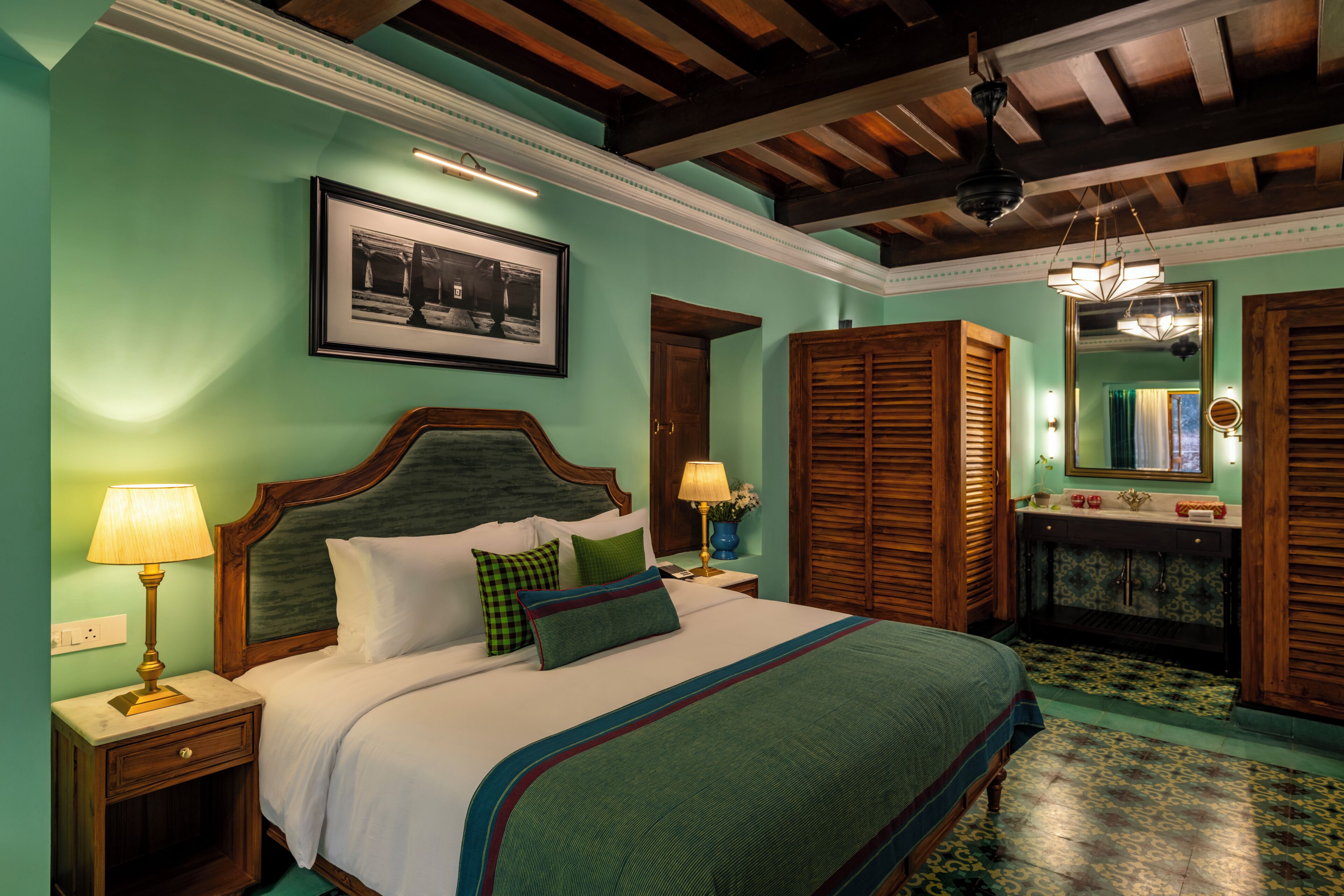 Classic Double Room | Minibar, in-room safe, blackout curtains, soundproofing