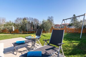 Outdoor dining - Villa Linden Tree in Pula (Pula)