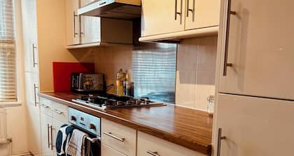 Fabulous 2-bedroom apartment with WiFi in charming Oxford