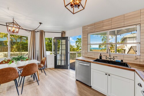 Royal Point Modern Hale