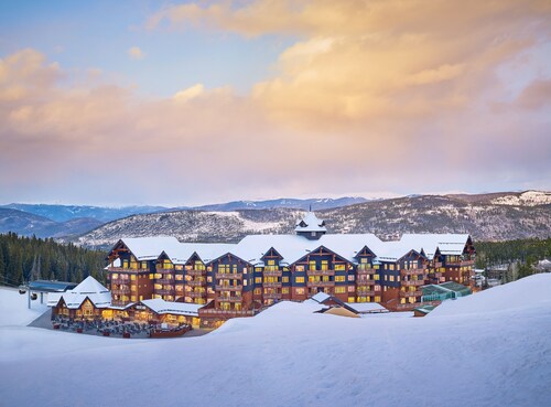 Luxury 1 Bedroom Condo with Slopeside View 1 Condo