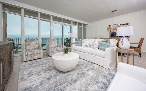 Condo, 2 Bedrooms | Living area