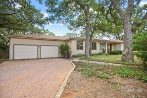 Exterior - Kermit's Place 3 Bedroom Home (Fredericksburg)