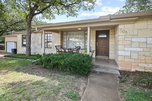 Exterior - Kermit's Place 3 Bedroom Home (Fredericksburg)