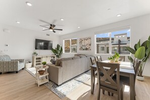 Interior - Casa Relaxo 2 Bedroom Condo (Hurricane)